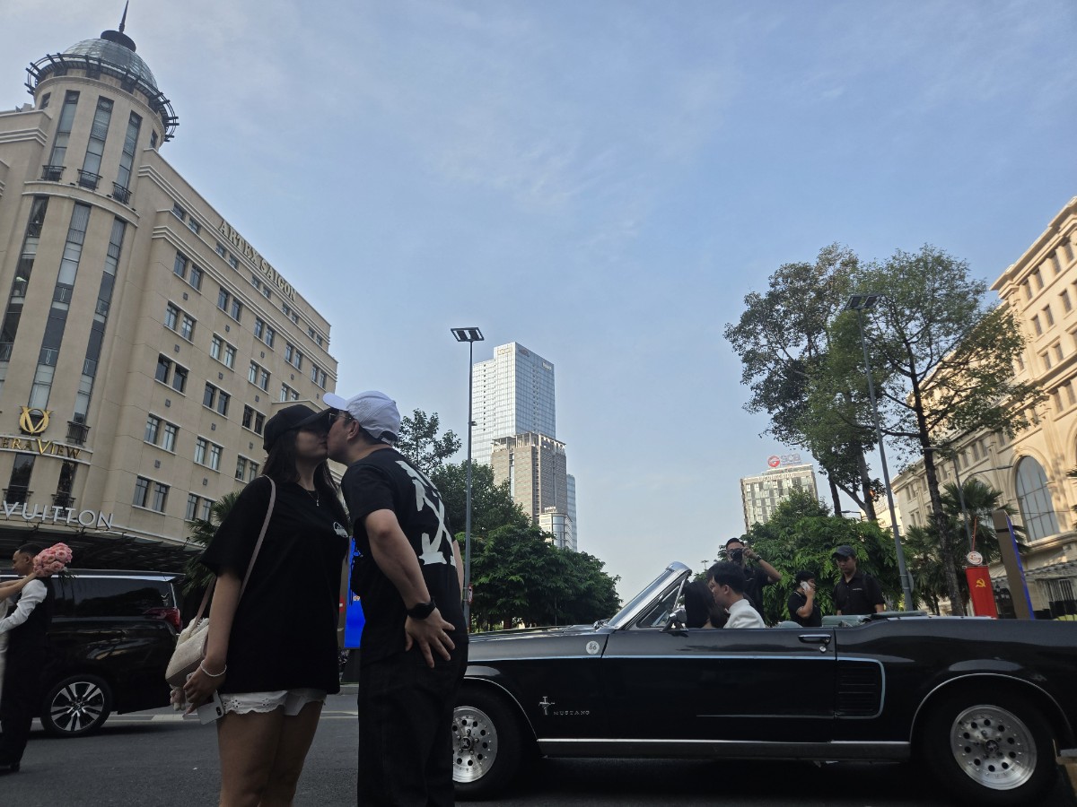 호치민 3월의 뜨거운 커플(3)